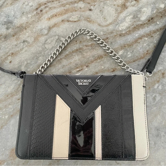 Victorias Secret Python Stripe Black White Crossbody Clutch Purse Chain - Picture 16 of 16